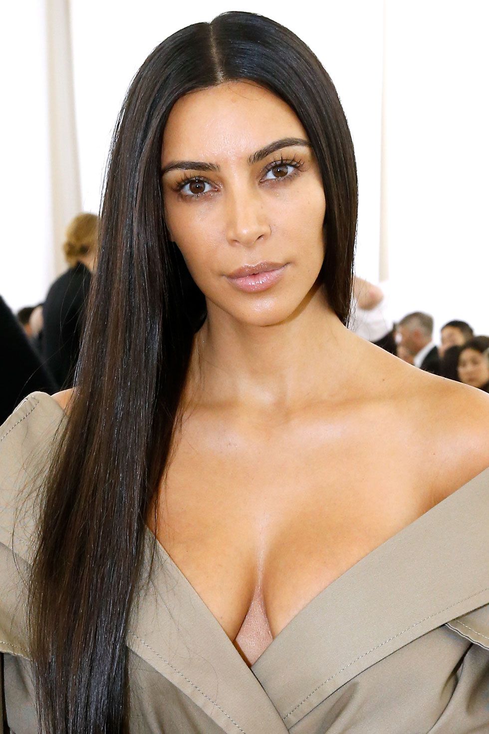 1486663401-hbz-long-hair-kim-kardashian