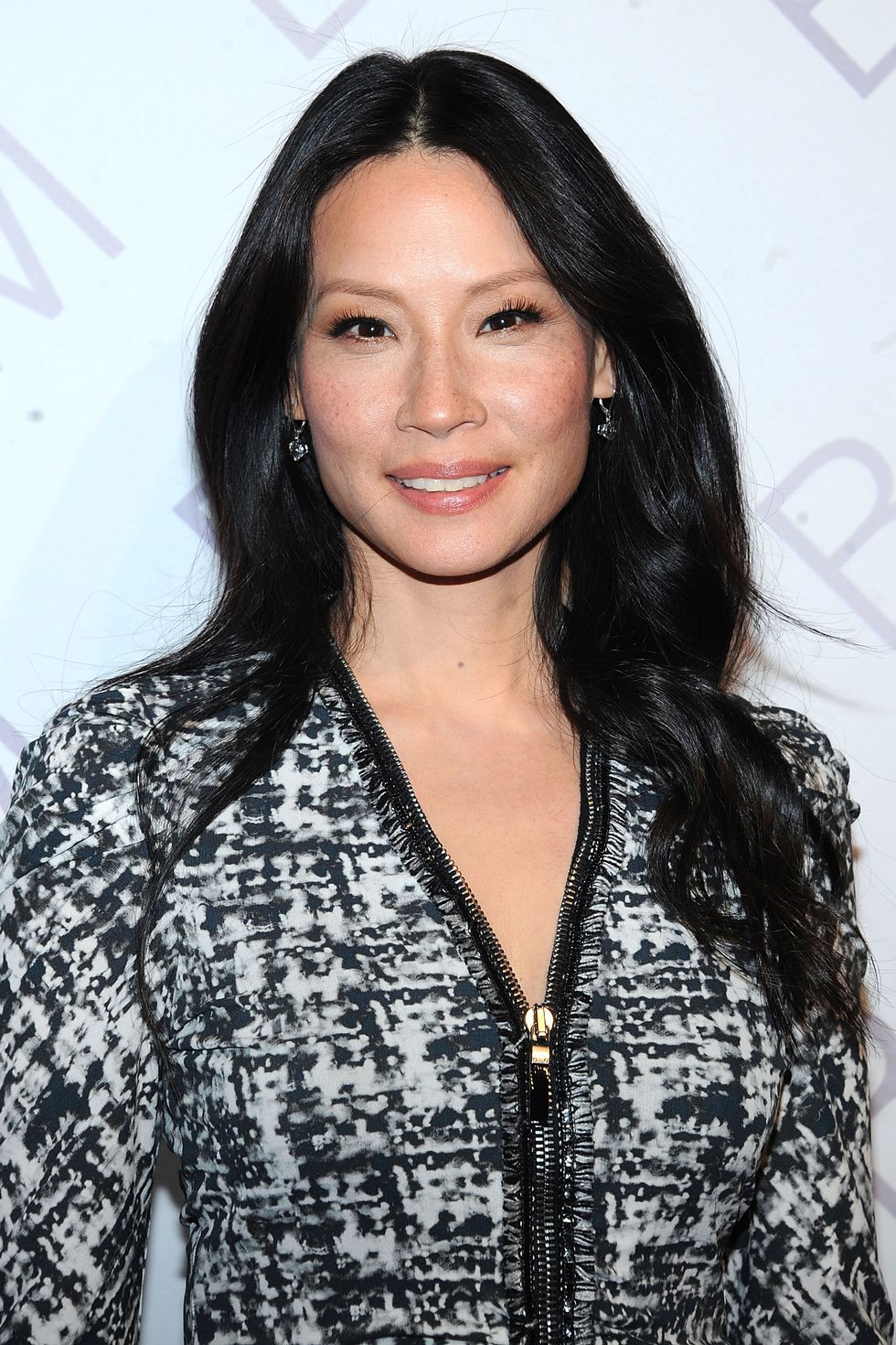 54bc14d4050e6_-_hbz-long-hair-lucy-liu